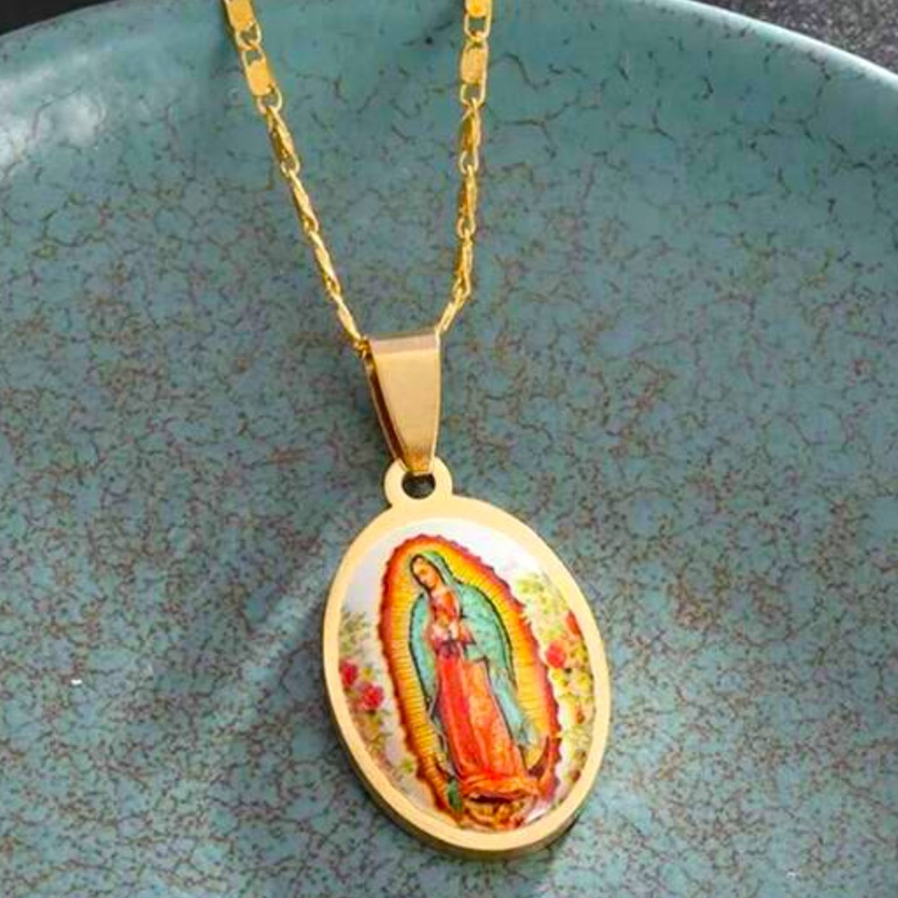 NWOT Our lady of Guadalupe Pendant Necklace